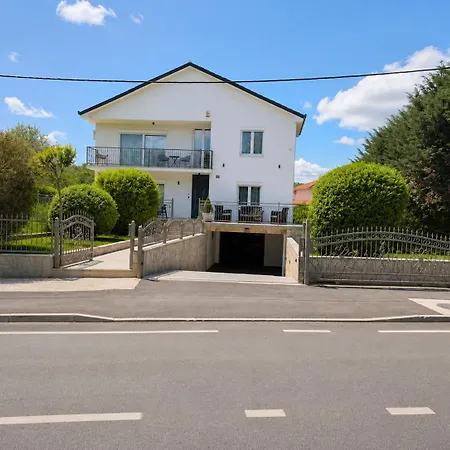 Vikendica Barac's House *